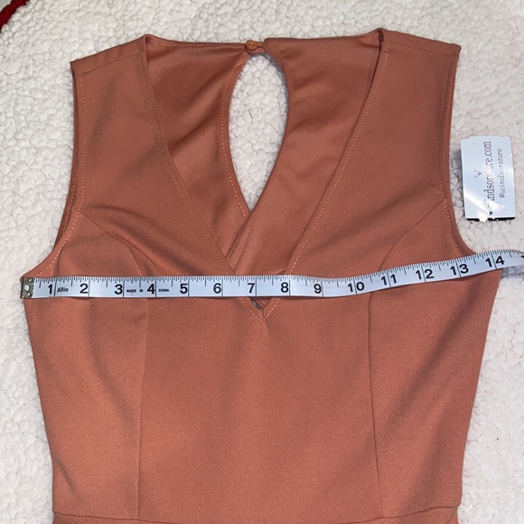 Windsor Open Back Flared Hem Jumpsuit Peach Color Size XS NWT - Picture 14 of 14